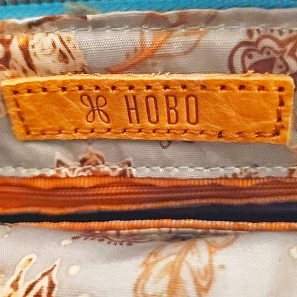 NWT HOBO 'Topaz' Turquoise Leather Crossbody Bag with Wanderlust Lining - Picture 3 of 8
